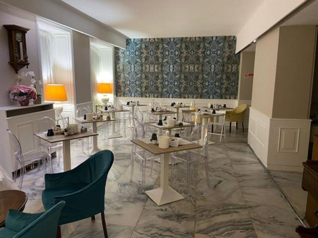 Hotel Bristol Триест Экстерьер фото
