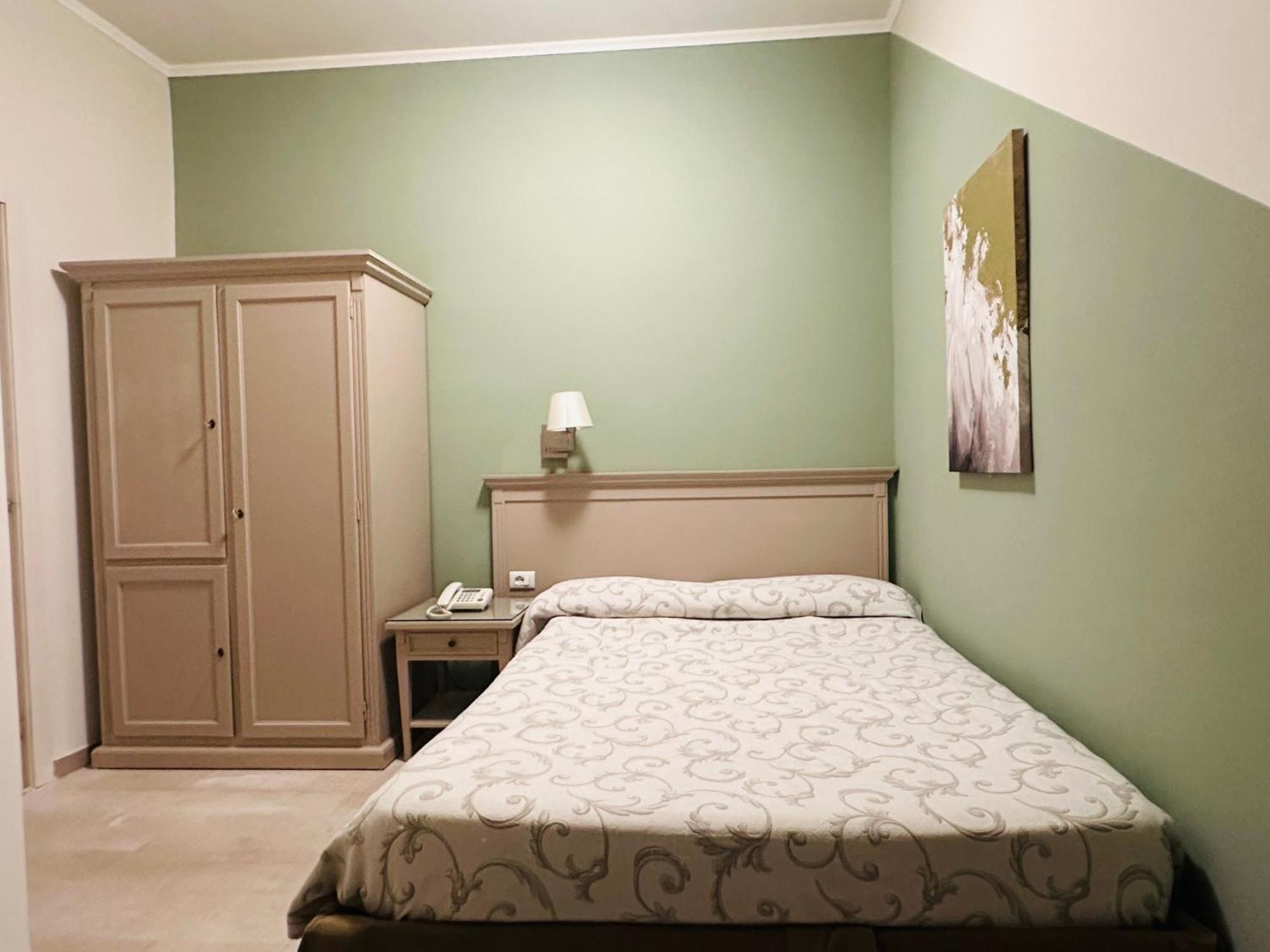 Hotel Bristol Триест Экстерьер фото
