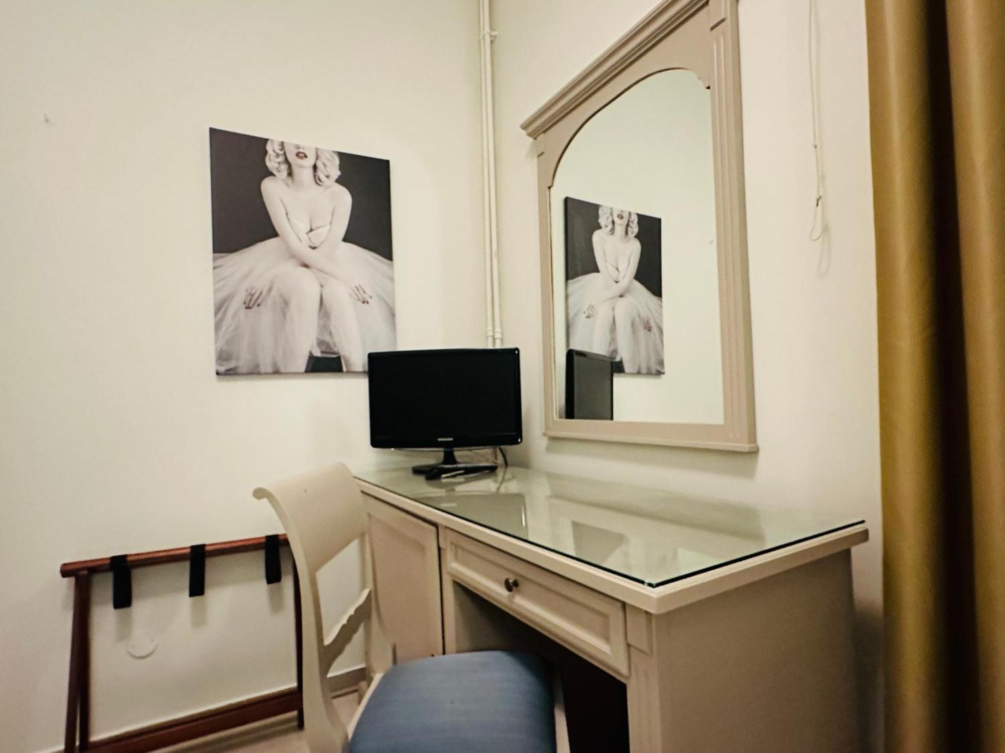 Hotel Bristol Триест Экстерьер фото